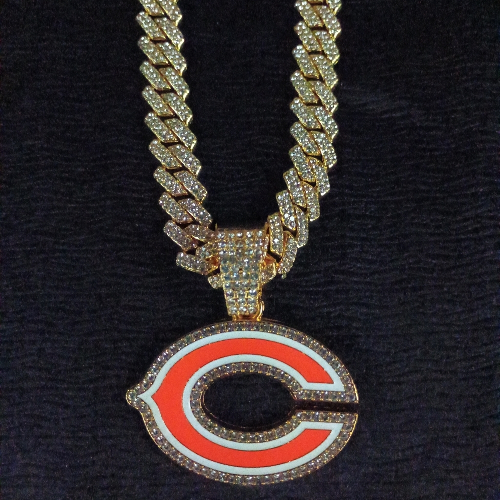 NFL Chicago Bears 20 Inch Necklace Pendant Cuban Chain Link Football Jewelry - Picture 4 of 6